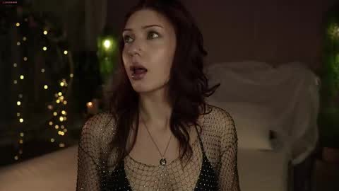 Ann online show from November 15, 6:42 pm