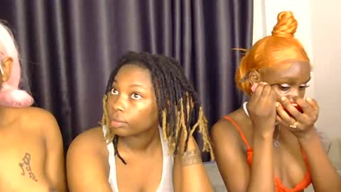 skylar28_ online show from June 24, 3:27 am
