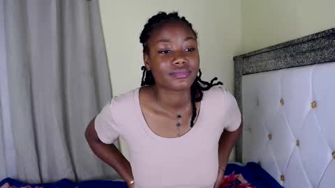 Snapshot of skyqueen0 chatting on October 17, 8:56 pm skyqueen0 online show from October 17, 8:56 pm