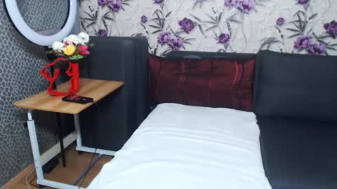 slutihmami online show from April 19, 2:17 pm