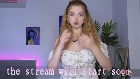 Snapshot of small_blondee chatting on January 6, 3:31 am Emily online show from January 6, 3:31 am