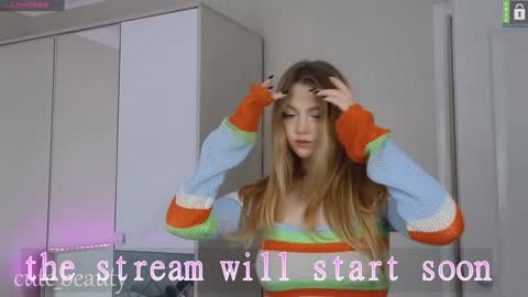 Snapshot of small_blondee chatting on January 29, 11:51 am Emily online show from January 29, 11:51 am