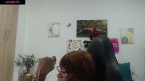 Smileth online show from April 5, 1:32 pm