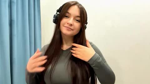 Caroline online show from November 20, 9:10 am