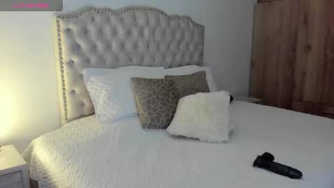 SOFI online show from September 25, 1:04 am