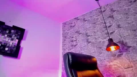 sofi_wiliiams2 online show from March 14, 8:32 pm