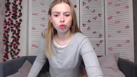 Sofia here online show from November 17, 12:11 am