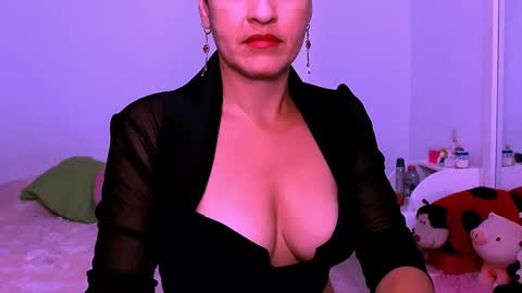 Snapshot of sofia_mark20 chatting on February 5, 5:43 pm Sofia  online show from February 5, 5:43 pm