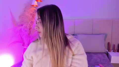 Snapshot of sofia_pamela chatting on February 11, 6:55 pm SOFIA PAMELA online show from February 11, 6:55 pm