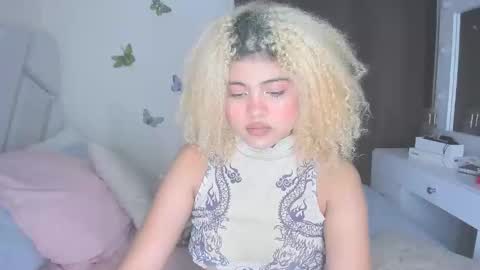 Snapshot of sofiacastillo01 chatting on September 15, 6:48 pm sofiacastillo01 online show from September 15, 6:48 pm