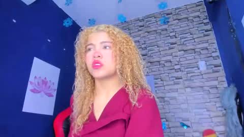 Snapshot of sofiacastillo01 chatting on February 23, 1:02 pm sofiacastillo01 online show from February 23, 1:02 pm