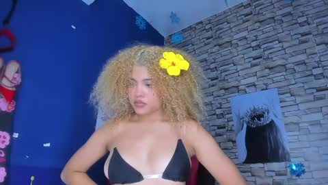 Snapshot of sofiacastillo01 chatting on February 21, 11:32 pm sofiacastillo01 online show from February 21, 11:32 pm