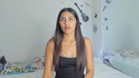 sofiacruz16 online show from December 1, 11:51 pm