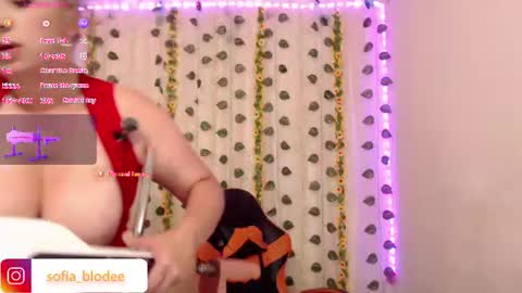 sofiacurvy45 online show from June 25, 10:33 pm