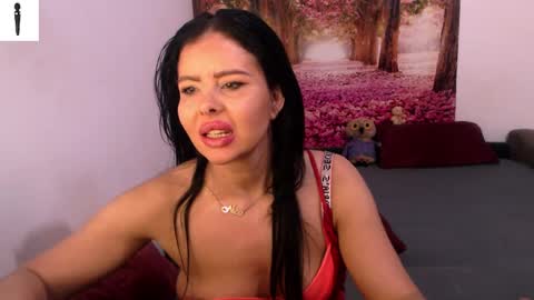 Snapshot of sofialiub chatting on December 18, 2:49 pm sofialiub online show from December 18, 2:49 pm