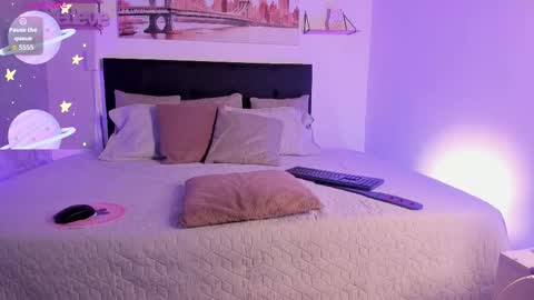 sofialujan_ online show from February 11, 10:33 pm