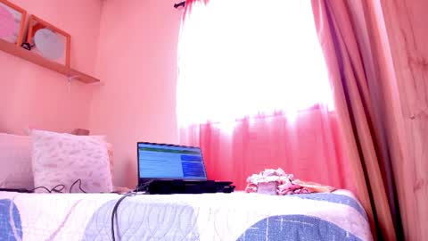 sofiavelez01 online show from June 10, 6:28 pm