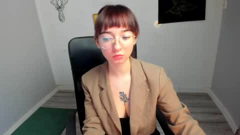 Sofie online show from December 4, 9:51 am