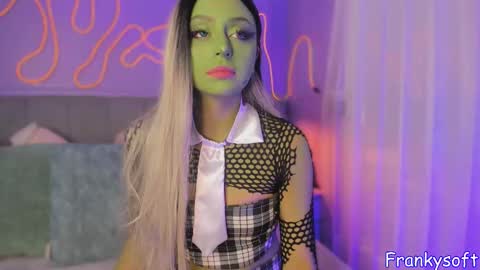 Sofi online show from October 31, 12:31 pm