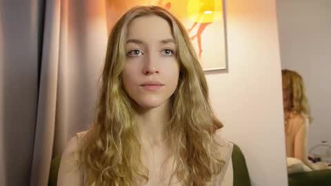 softdreamer_ online show from November 19, 2:28 pm