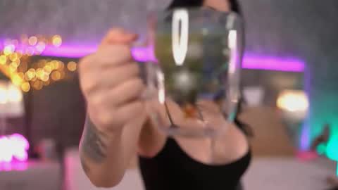 Sofi online show from November 18, 5:52 am