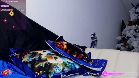 Snapshot of sol______ chatting on December 10, 4:45 am AMY   online show from December 10, 4:45 am