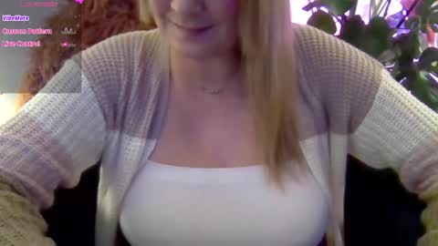 solesticia online show from October 15, 1:19 am