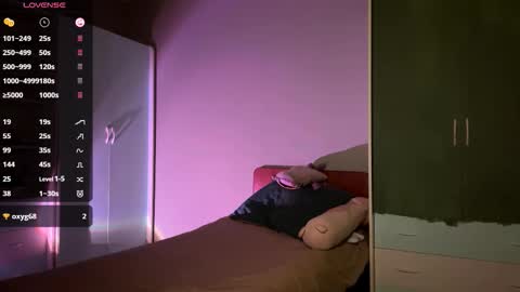 Ellie online show from December 3, 9:17 pm