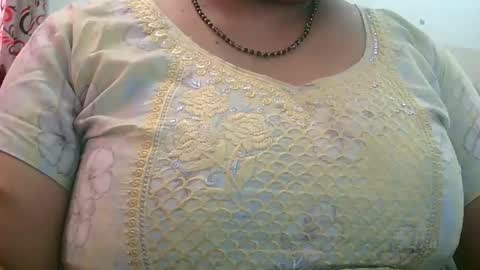 Snapshot of soni88888 chatting on February 5, 4:48 am soni88888 online show from February 5, 4:48 am