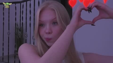 Snapshot of sonyaplush chatting on December 21, 8:00 pm Sonya  Instagram   Twitter sonyaplushgirl  OnlyFans sonyaplush online show from December 21, 8:00 pm