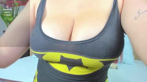 Snapshot of sophia_gomezz_ chatting on January 18, 2:36 am sofi online show from January 18, 2:36 am