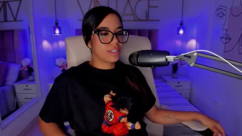 Sophie Hill  online show from November 3, 8:13 pm