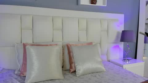 Sophie Hill  online show from November 23, 8:32 pm