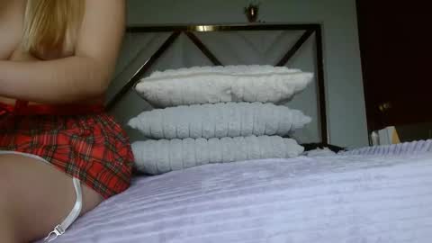 SophiaLee online show from January 17, 12:51 am