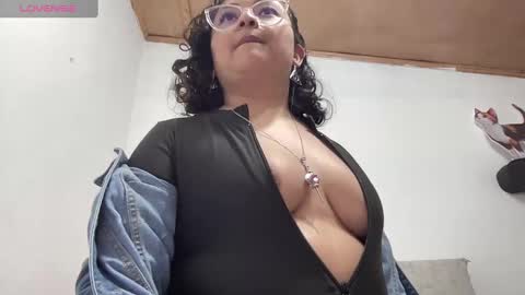 sophiaburton online show from September 10, 1:49 am