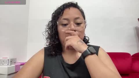 sophiaburton online show from September 18, 9:35 pm