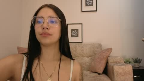 sophiacolemann online show from April 7, 2:35 am