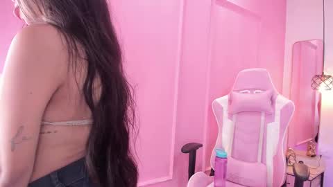 SOPHIA online show from February 21, 1:22 pm