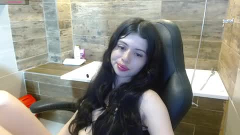 S O P H I E online show from April 18, 7:07 pm