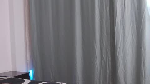 Sophie jeans online show from October 3, 8:36 pm