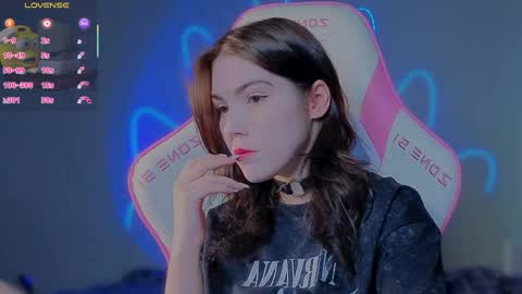 sophie_nomenal_ online show from May 26, 4:17 pm