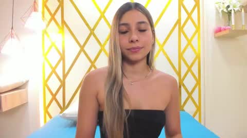 Sophie online show from April 16, 3:55 pm