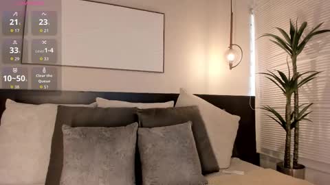     online show from November 22, 8:22 pm