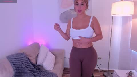 Sophie online show from December 2, 4:42 pm