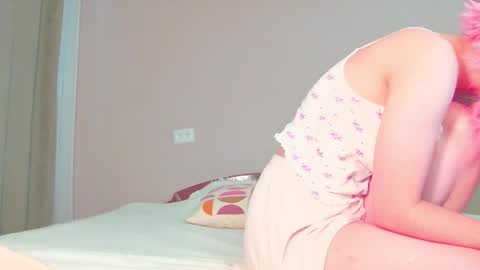 Snapshot of sophiechan69 chatting on October 9, 2:21 pm ShopieChan69 online show from October 9, 2:21 pm