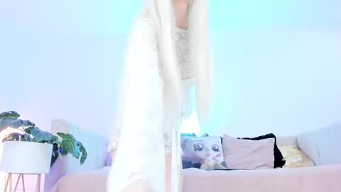 SOPH  online show from October 3, 12:27 am