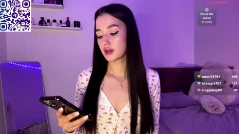 citygirl my face is 10 my body tea everything on me natural im petiteee online show from May 7, 8:34 pm
