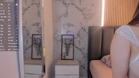 Sophie  online show from November 16, 12:49 pm