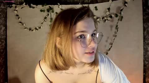 Sophie online show from April 12, 8:55 pm