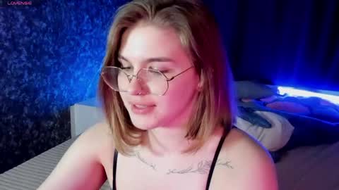 Sophie online show from April 16, 9:39 pm